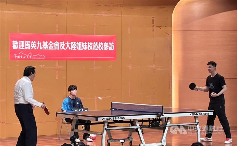 他不仅上演